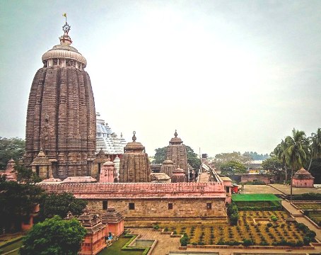 jagannath temple:श्री जगन्नाथ मंदिर के ऊपर ध्वज वायु के विपरीत दिशा में ही लहराता है jagannath puri  char dham A 2 Z Complete & Easy Guide 2 जगन्नाथपुरी jagannath temple char dham