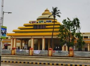 रहस्यमयी सूर्य मंदिर कोणार्क-sun temple konark- A 2 Z easy guide 3 Puri_Railway_Station