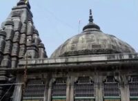 गया स्थित विष्णुपद मंदिर का पवित्र चरणचिह्न और मुख्य मंदिर परिसर