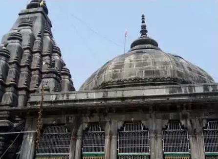 विष्णुपद मंदिर गया (Vishnupad Mandir Gaya) का मुख्य मंदिर परिसर